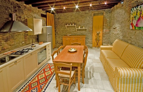 Ospedaletto di Pescantina Apartment | Apartment B & B in a nineteenth-century original stone house in the Euganean Hills