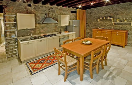 Ospedaletto di Pescantina Apartment | Apartment B & B in a nineteenth-century original stone house in the Euganean Hills