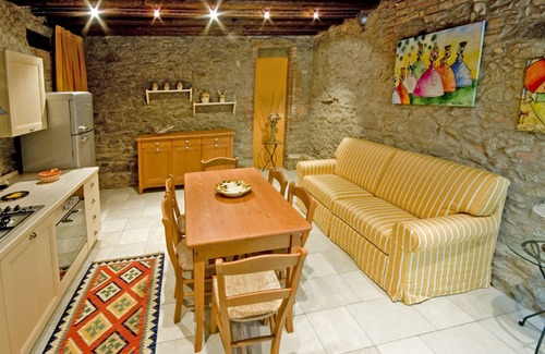 Ospedaletto di Pescantina Apartment | Apartment B & B in a nineteenth-century original stone house in the Euganean Hills