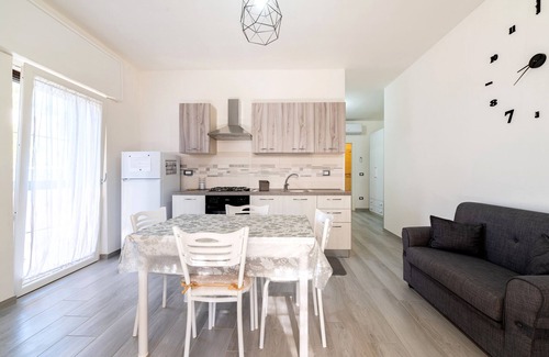 Monti D'arena-Bosco Caggione Apartment | Apartment 'Luna' with Sea View, Wi-Fi and Air Conditioning