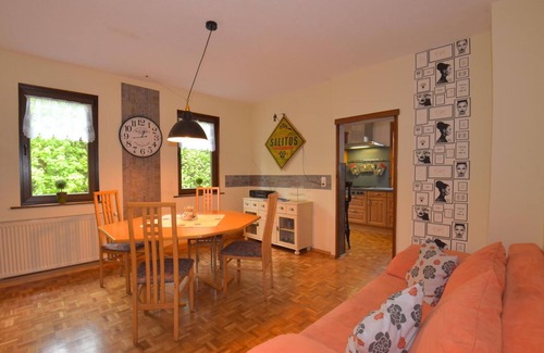 Herges Apartment | Apartment 'Erna' with Private Terrace, Private Garden and Wi-Fi