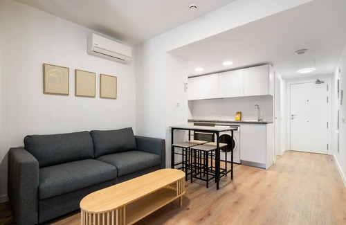San Sebastian de los Reyes Apartment | apartamento reformado con garaje y piscina de alquiler temporal