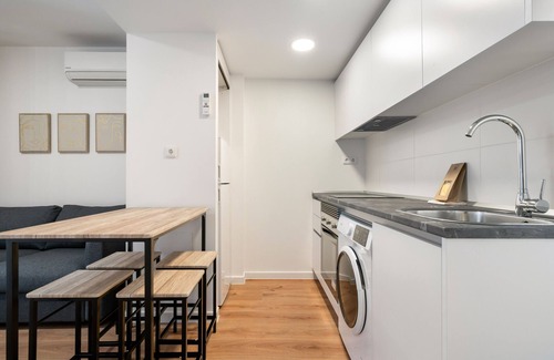 San Sebastian de los Reyes Apartment | apartamento reformado con garaje y piscina de alquiler temporal
