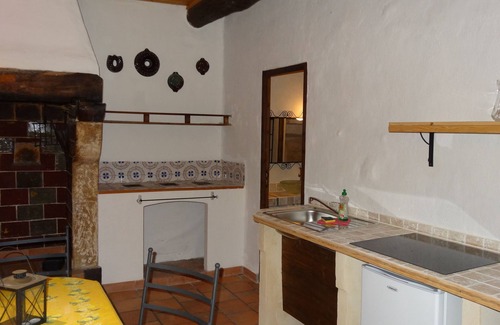 Saint-Andre-de-Roquepertuis Apartment | Apartments and studios in a stone house in the sunny south of France