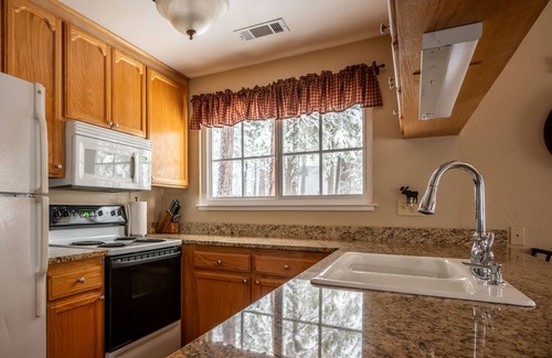 Dorrington Cabin | Apache Pines w/A/C, Decks & Rec Access