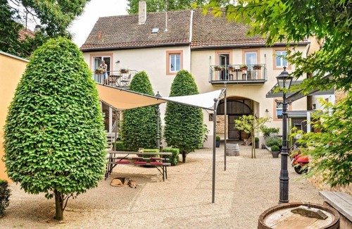 Neustadt-Gimmeldingen Apartment | Apartment Mönchgarten - House Mandelblüte