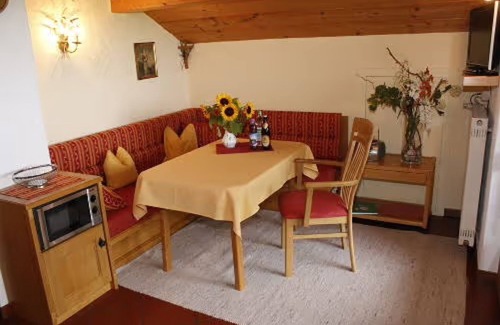 Waging am See Apartment | Apartment 'Ferienwohnung Alpenblick' with Lake View, Private Garden and Wi-Fi