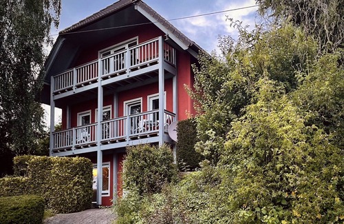 Klein Bollhagen Apartment | Apartment 'Fewo Sonnengelb - Fulgenhaus' with Balcony
