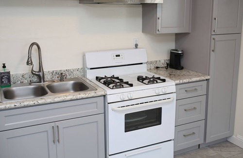 East Palo Alto Apartment | Apart#2 in 4Plex 2B/1B near to Stanford, HQ FB.