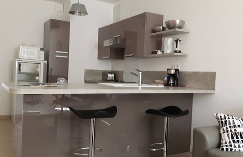 Apt Apartment | Apart. 4 * Modern Spacious with garden - Secure parking