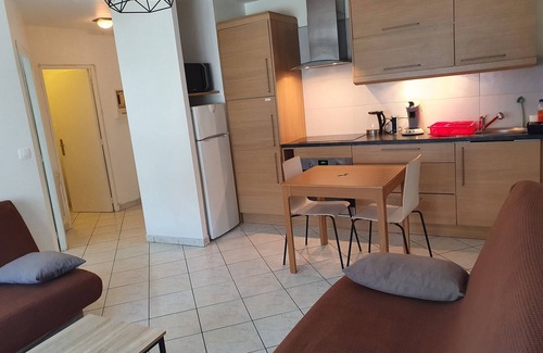 Annemasse Apartment | Apart 5 Personnes, 1 min Gare D'annemasse, 5 km Genève
