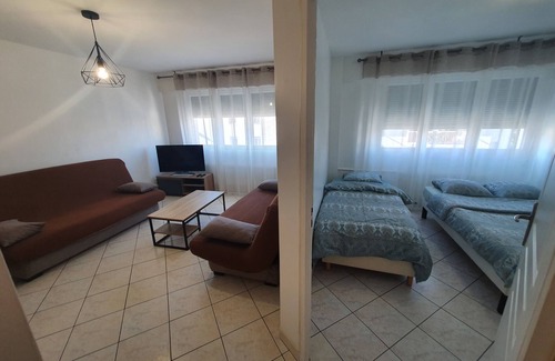 Annemasse Apartment | Apart 5 Personnes, 1 min Gare D'annemasse, 5 km Genève