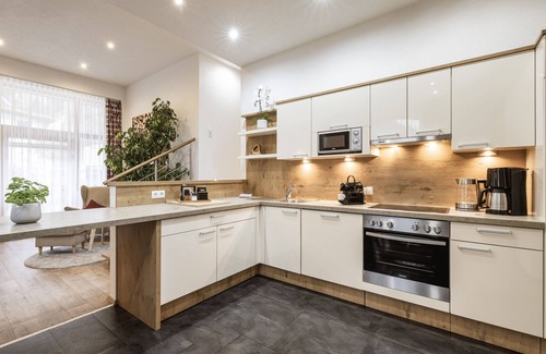 Ried im Oberinntal Apartment | Apart amber with 135 m² with a large sunny terrace for 6-11 people