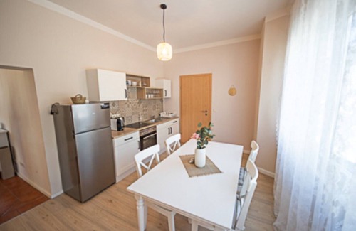 Krumpendorf am Woerther See Apartment | Apartment "Landhaus Idylle" 2 in Landhaus Gretl -