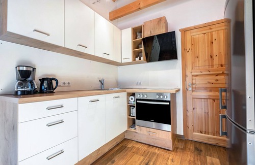 Augustusburg Apartment | Apartment 'Blockhaus - Ferienwohnung Sunrise' with Shared Garden