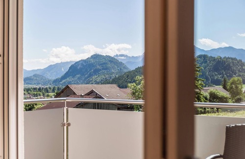 Vils Apartment | Apart Diana - new vacation home - App. “Rossberg” with Mountain View, Wi-Fi & Balcony