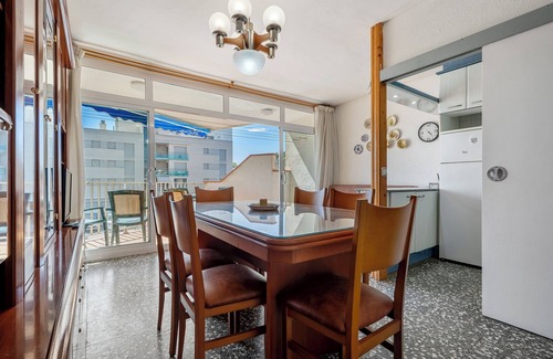 Sant Salvador Apartment | Apartment 'Edificio Victoria 1º-1ª' with Sea View, Private Terrace and Wi-Fi