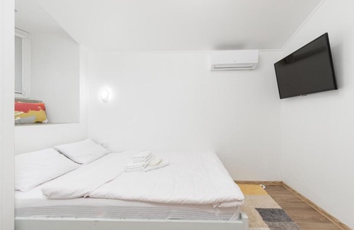 Odessa City Center Apartment | Apart Hotel Lyon d'Opera