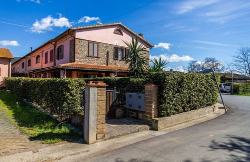 Pian di Rocca Apartment | Apartment "Casa Rita" with Shared Garden & Wi-Fi