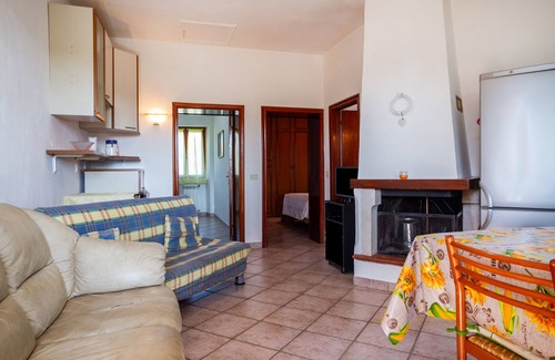Castiglione della Pescaia Apartment | Apartment 'Casa Marina Ampio - Castiglione' with Shared Terrace, Balcony and Wi-Fi