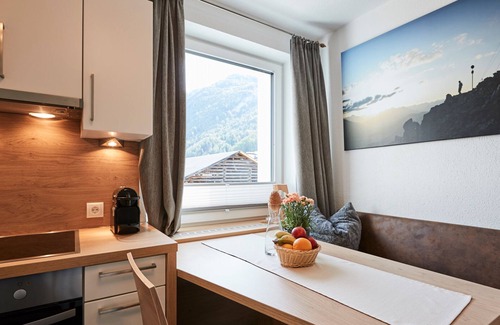 Ried im Oberinntal Apartment | Apart Rubin 50m² with large sunny balcony for 2-5 persons