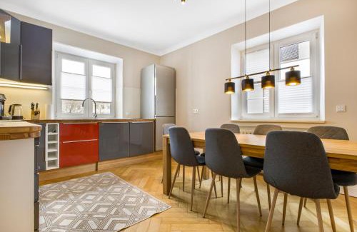 Nordbahnhof Apartment | Apart21- Spacious 3 BR with WiFi Kitchen Games