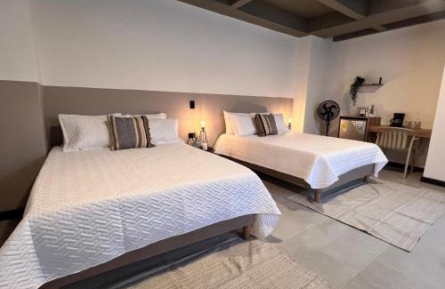 Villa Hermosa Apartment | Aparta estudios primer piso con escritorio