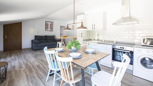 Villarroya de los Pinares Apartment | Apartamento creativo Villa Rubei