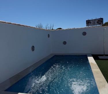 Chiclana de la Frontera House | Apartamento con piscina y jardín