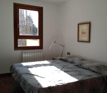 La Torre de Cabdella Apartment | Apartament amb pati a la Vall Fosca, tranquilitat i bones vistes
