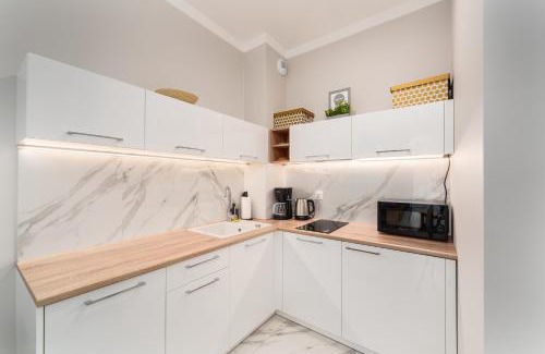 Sianozety Apartment | Apartament Błękitny z Basenem Letnim by HolidaySun