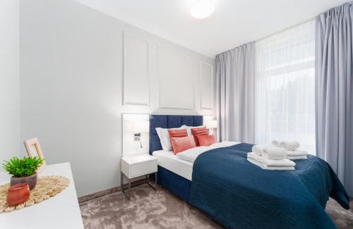 Sianozety Apartment | Apartament Błękitny z Basenem Letnim by HolidaySun