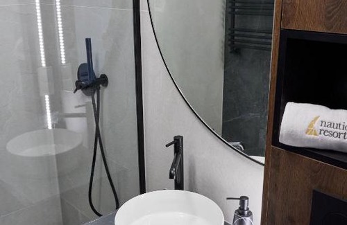 Wilkasy Apartment | Apartament E10 w Nautica Resort nad jeziorem w Giżycku