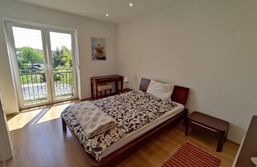 Niewiesze Apartment | Apartament GórnyŚląsk blisko jeziora - 120qm - 3 sypialnie z parkingiem i klimatyzacją - Flat UpperSilesia with Parking & air conditioning - Ferienwohnung OberSchlesien mit 3 Schlafzimmern inklusive Parkplatz und Klima - Nähe Badesee und Sandstrand