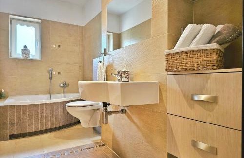 Juszkowo Apartment | Apartament Garden- parking, ogródek, cicha okolica