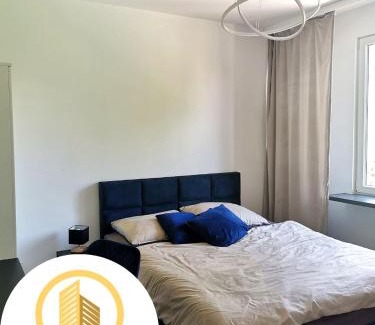 Tychy Apartment | Apartament Granatowy