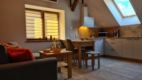 Janowice Wielkie Apartment | Apartament Komarno IV