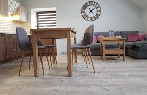 Janowice Wielkie Apartment | Apartament Komarno