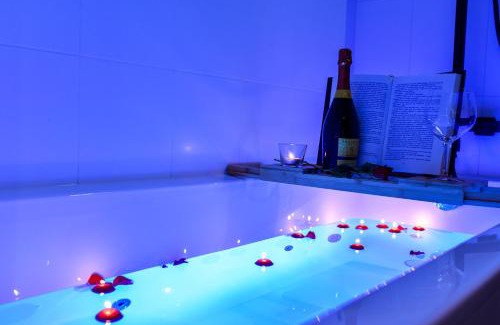 Beczkow Apartment | Apartament Leśny No 64 nad Zalewem JACUZZI, KOMINEK z Garażem w cenie
