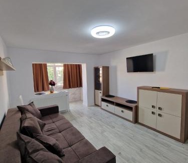 Tirgu Ocna Apartment | Apartament LUKA