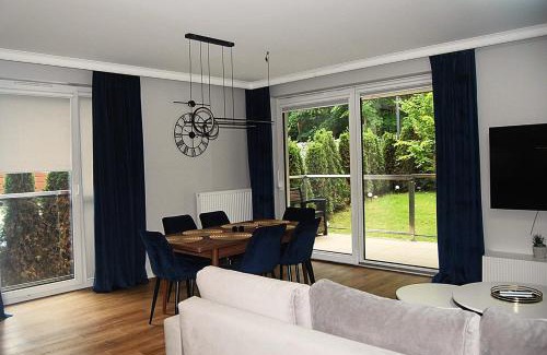 Kielce Apartment | Apartament Sosnowy przy Basenach Tropikalnych, prywatny parking