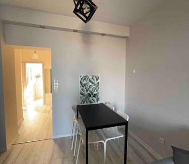 Nowe Warpno Apartment | Apartament w Nowym Warpnie z widokiem na wodę.
