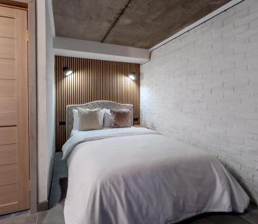 Birzai Apartment | Apartamentai Biržuose, cozy garage
