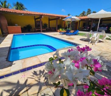 Praia do Futuro II Apartment | Apartamento 06 - na Praia do Futuro com piscina.