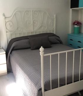 San Jeronimo Apartment | Apartamento 1 dormitorio y salon con sofa cama bien comunicado con el centro