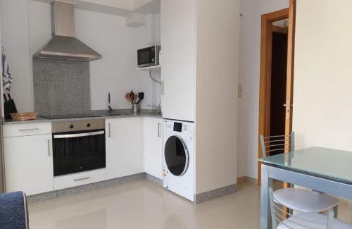 Dean Pequeno Apartment | Apartamento 3º planta centro Ribeira by Cristian&Tamara "alquileres"