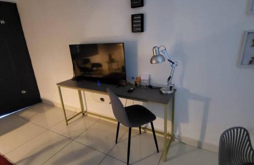 Rio Abajo Apartment | Apartamento #6 cómodo, Tranquilo, Elegante cerca de la estación del metro de la cincuentenario