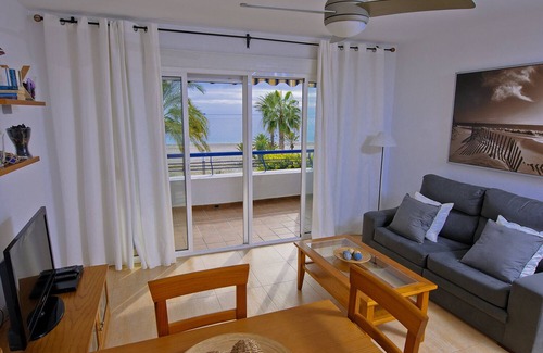 Carboneras Apartment | Apartamento a 10 Metros de Playa, Vistas Frontales al Mar. Carboneras. Cabo Gata