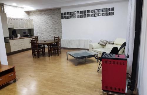 Sant Fost de Campsentelles Apartment | Apartamento a 10Km Barcelona, Jardin, Luminoso