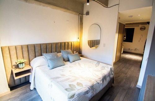 Suramericana Hotel | Apartamento Acogedor con Balcón